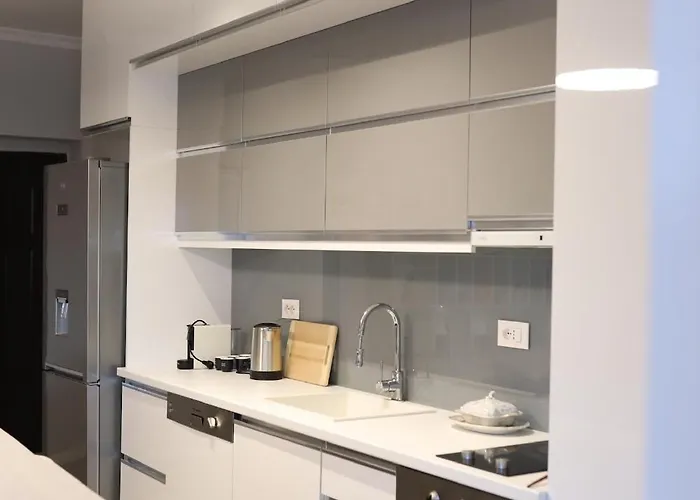 Apartment Gallery - Center View