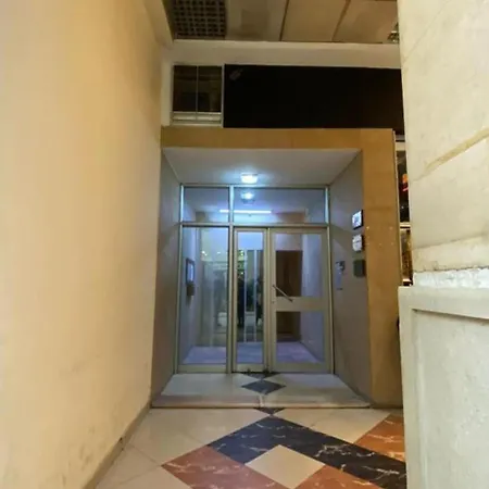 Gallery - Center View 地拉那