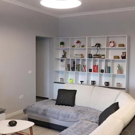 Apartment Gallery - Center View